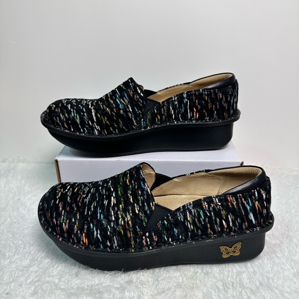 Alegria Black Mules & Clogs with Glossy Finish 🦋 - Picture 4 of 10